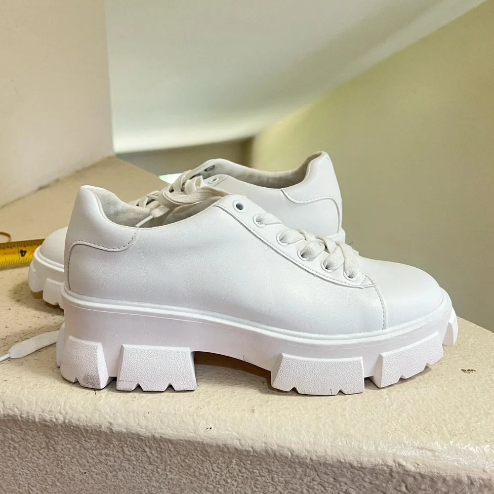 Steve Madden White Michigan Platform Sneakers Chunky Lug Sole Y2K Streetwear 9.5